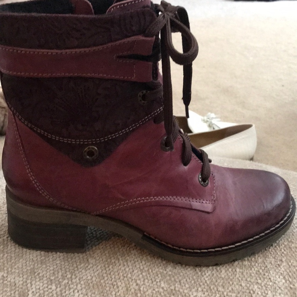 Maroon boots. High quality!!!! Price firm.
